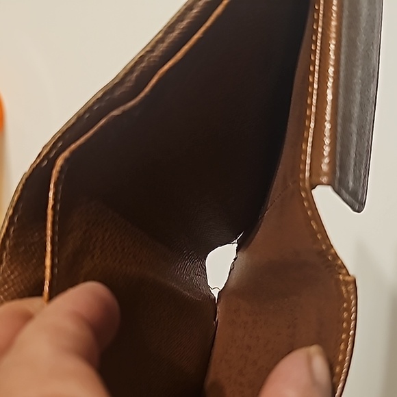 Louis Vuitton Men Wallet - Picture 9 of 17